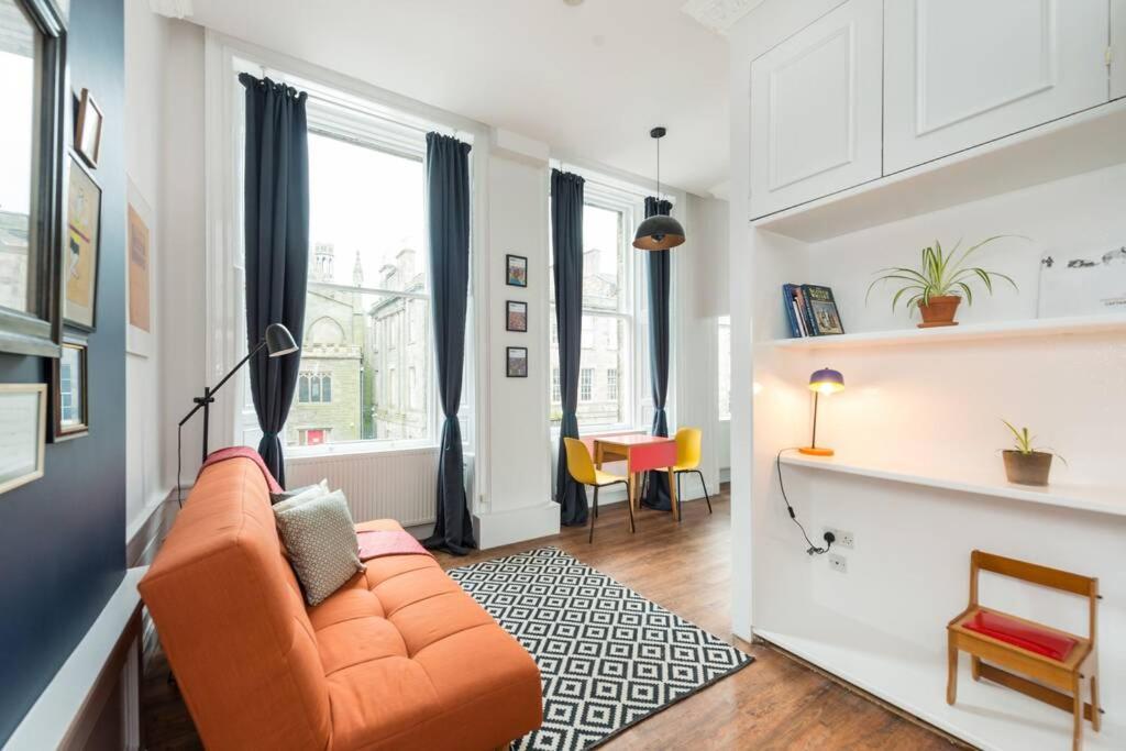 Newly Refurbished Centre Chic Pad Appartement